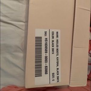 Women’s black boots size 6